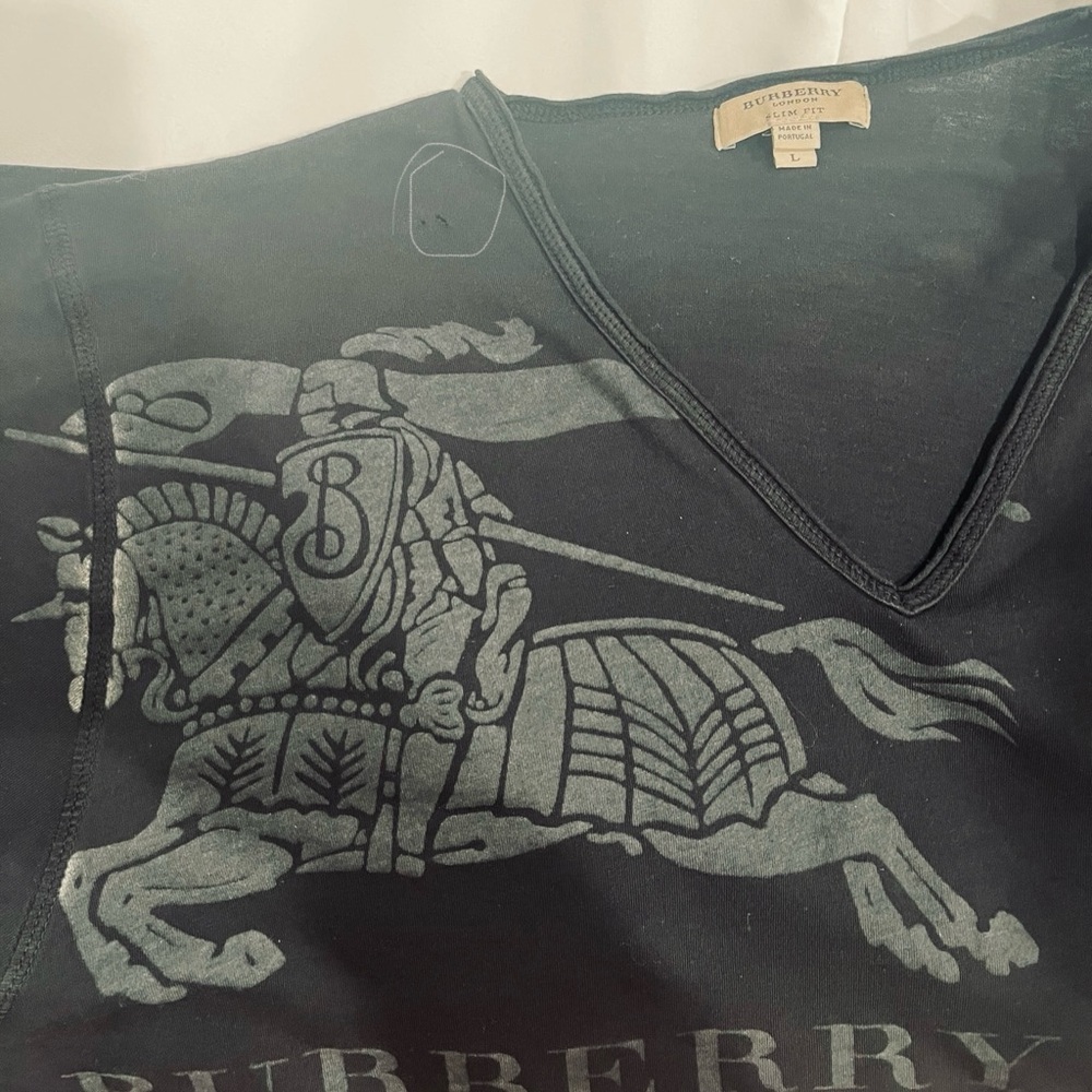 Burberry mens tshirt - Picture 2 of 6